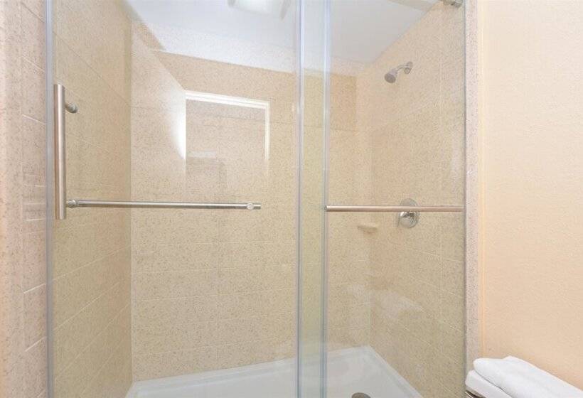 带2个双人床的标准工作室, Americas Best Value Inn Pittsburgh Airport
