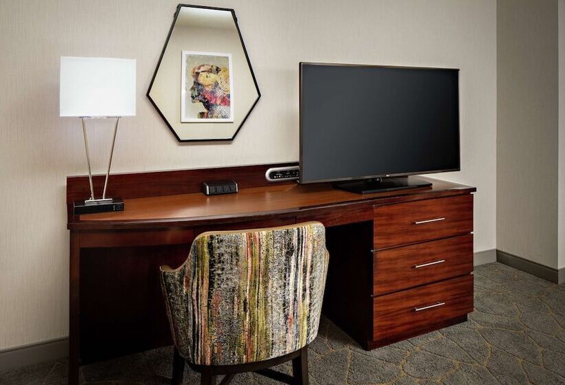 Júnior Suíte para Deficientes Físicos, Doubletree By Hilton Fairfield Hotel & Suites
