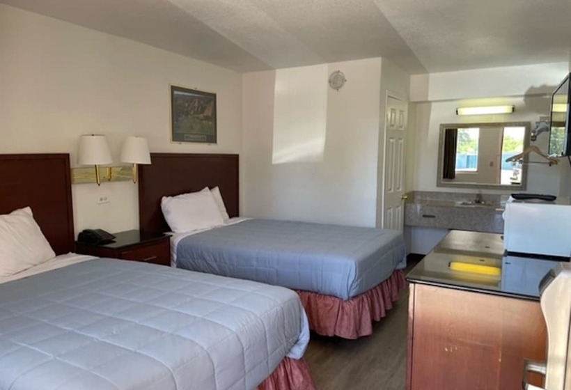 Номер Стандарт, Farmington Inn