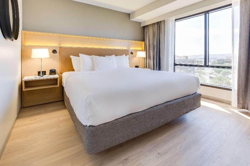 스탠다드 룸 킹사이즈 침대, Radisson Hotel Phoenix Airport