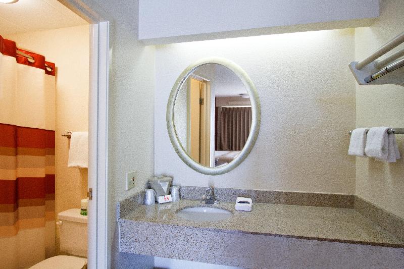 Номер Deluxe, Red Roof Inn Durham  Triangle Park