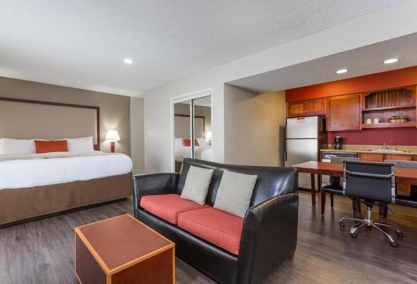Люкс Deluxe Кровать Кинг, Hawthorn Suites By Wyndham North Charleston