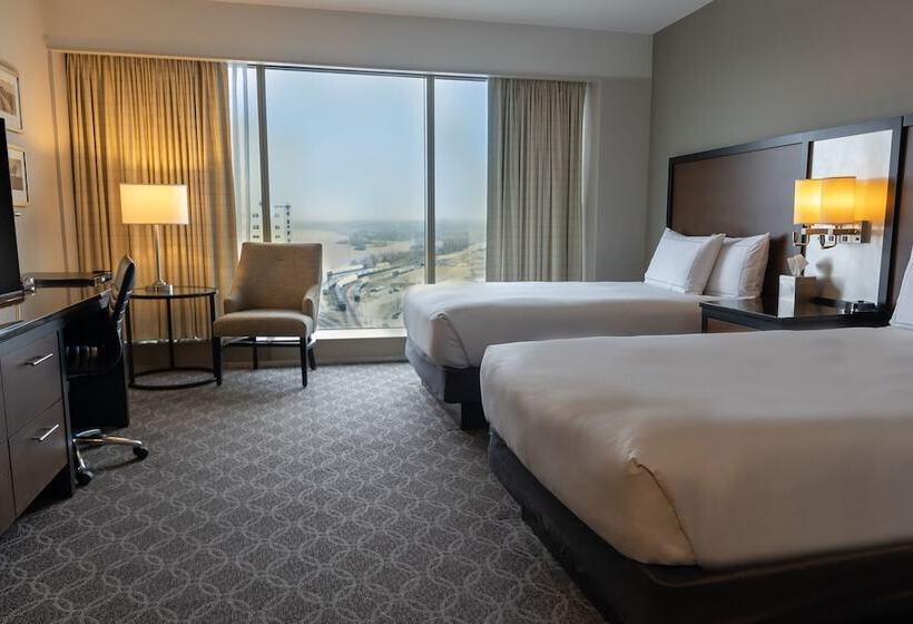 Cameră Standard 2 Paturi Duble, Doubletree By Hilton  Cedar Rapids Convention Complex