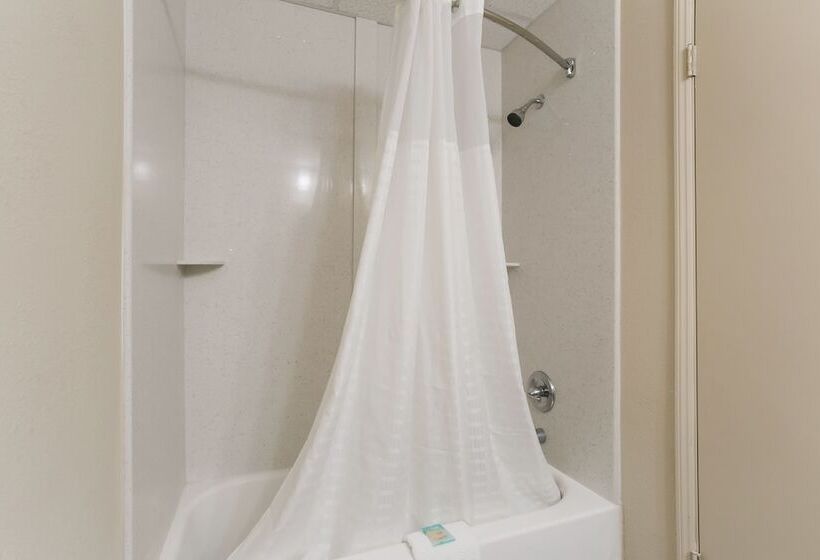 Номер Deluxe, Eisenhower Hotel And Conference Center