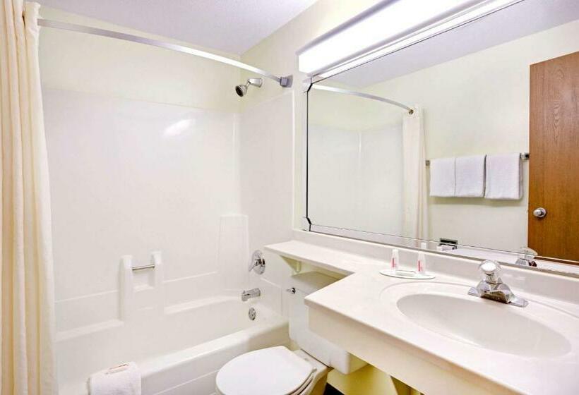 Номер Deluxe, Super 8 By Wyndham Aberdeen East