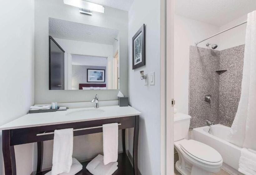 Люкс Кровать Кинг, The Blu Hotel Blue Ash Cincinnati, Ascend Hotel Collection