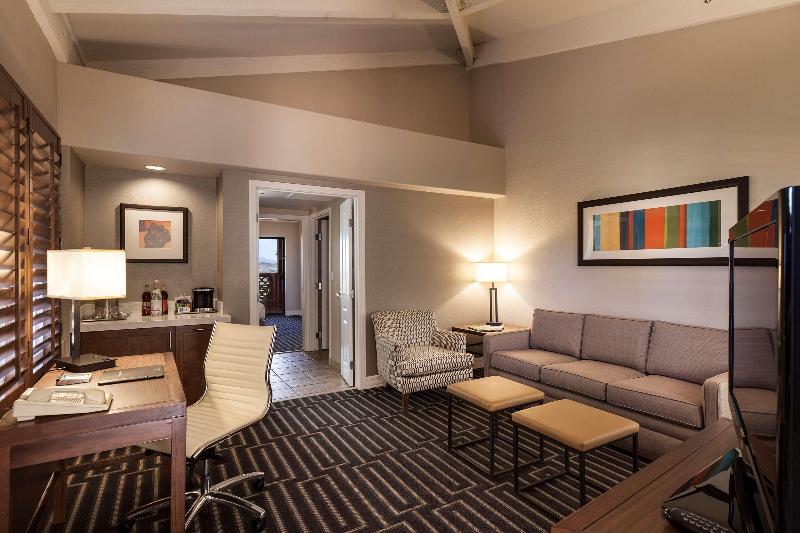 스위트, Hilton Phoenix Tapatio Cliffs Resort