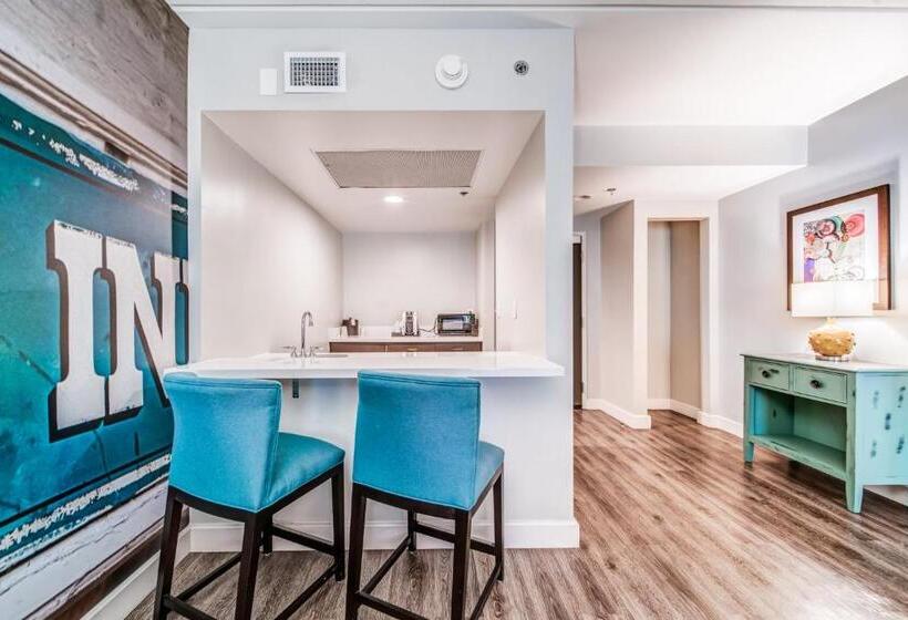 סוויטה מותאמת לאדם עם מוגבלויות, Indigo Atlanta Vinings, An Ihg