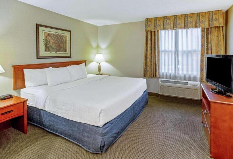 Номер Стандарт, La Quinta By Wyndham Appleton College Avenue