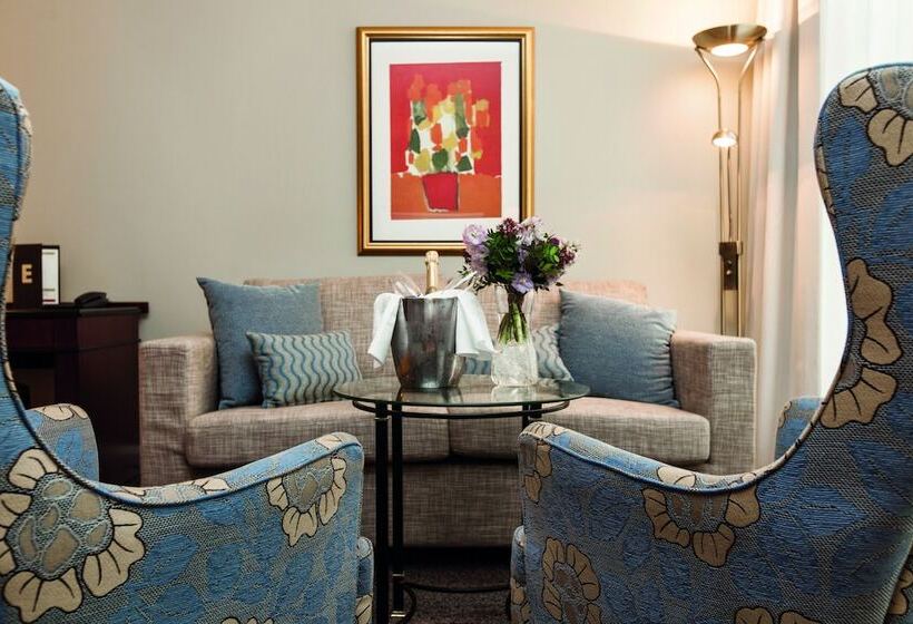 سوییت جونیور, Elite Hotel Mollberg