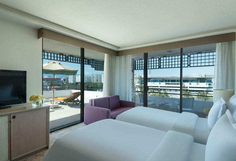 سوییت خانوادگی, Rixos Downtown Antalya, The Land of Legends Access