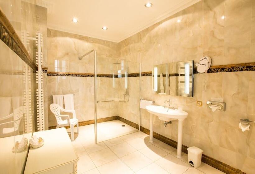 Номер Deluxe, Château De Bellefontaine   Teritoria