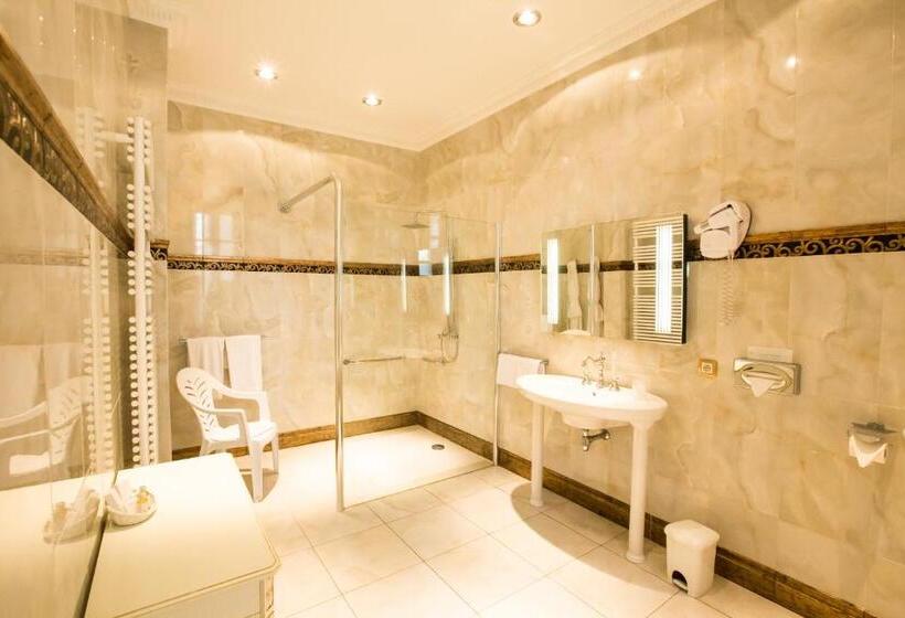 Номер Deluxe, Château De Bellefontaine   Teritoria