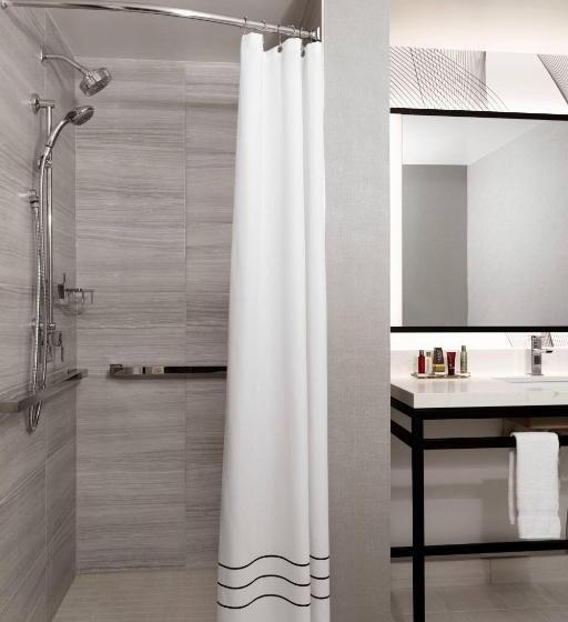 주니어 스위트 킹사이즈 침대, New York Marriott Downtown