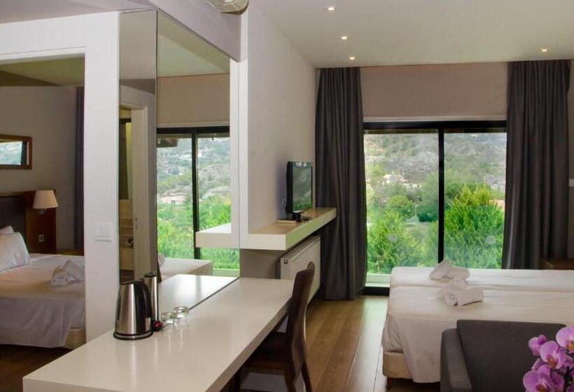 패밀리 스위트, Rodon Hotel And Resort