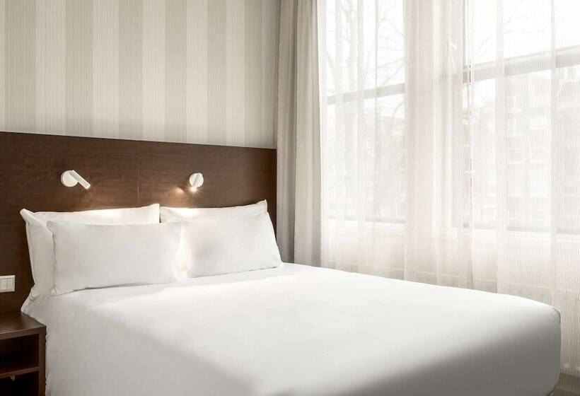 Номер Superior с Видом, NH City Centre Amsterdam