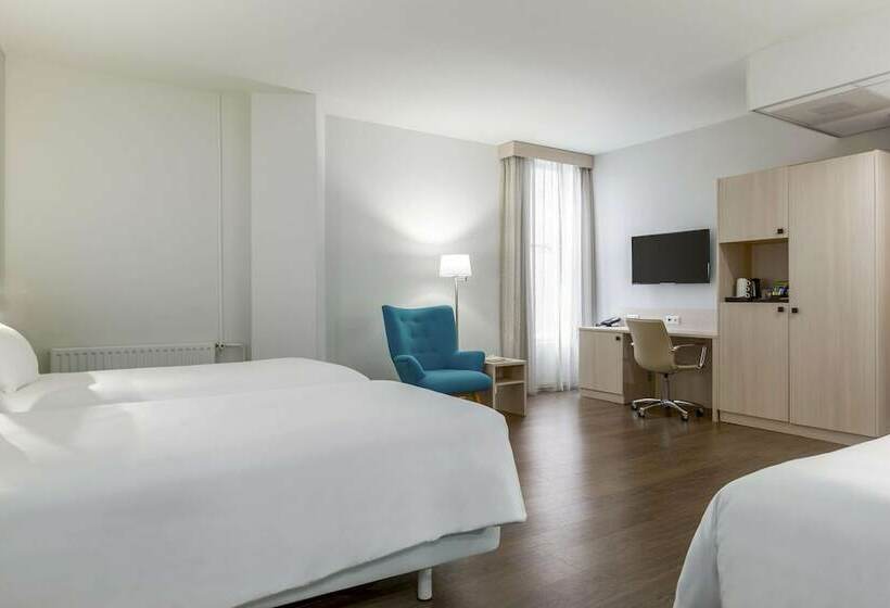 Номер Стандарт Трехместный, NH City Centre Amsterdam
