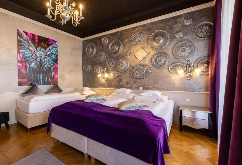 Номер Стандарт Трехместный, Boutique Hotel Goldenes Lamm