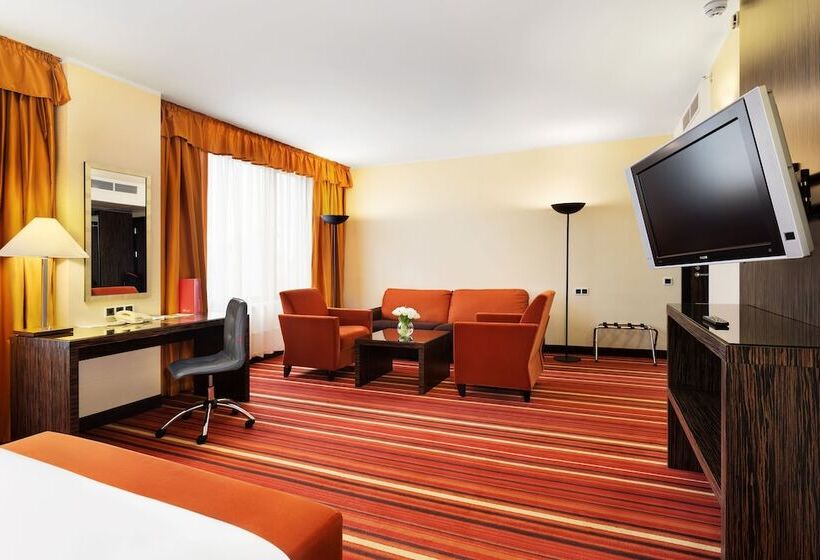 Номер Deluxe, Azimut Hotel Olympic Moscow