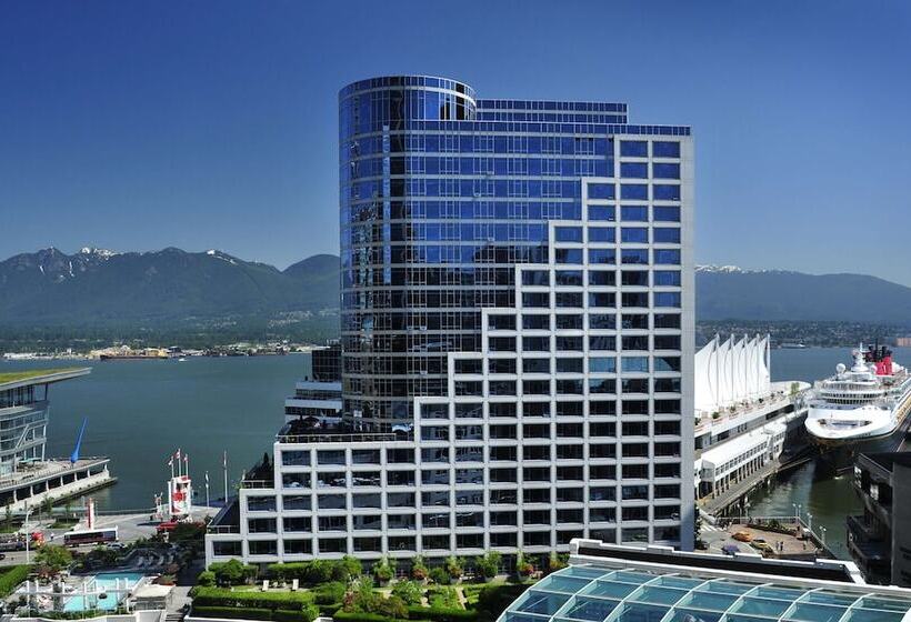 Номер Deluxe Вид на Город, Fairmont Waterfront
