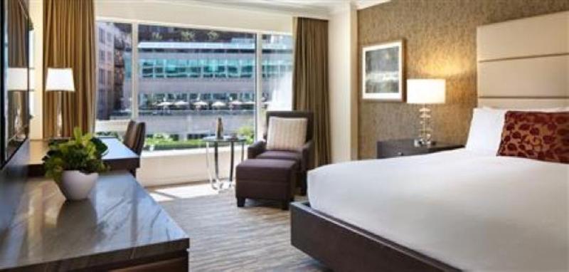 Номер Deluxe Вид на Город, Fairmont Waterfront