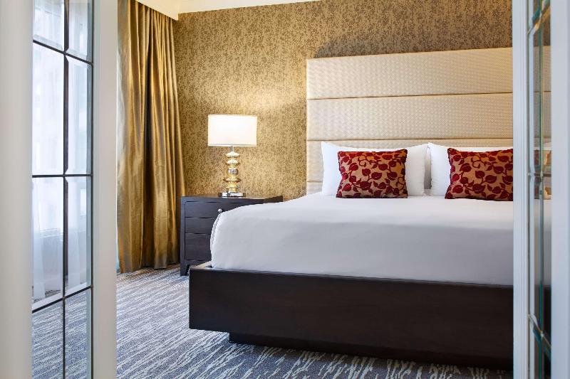 Люкс Кровать Кинг, Fairmont Waterfront