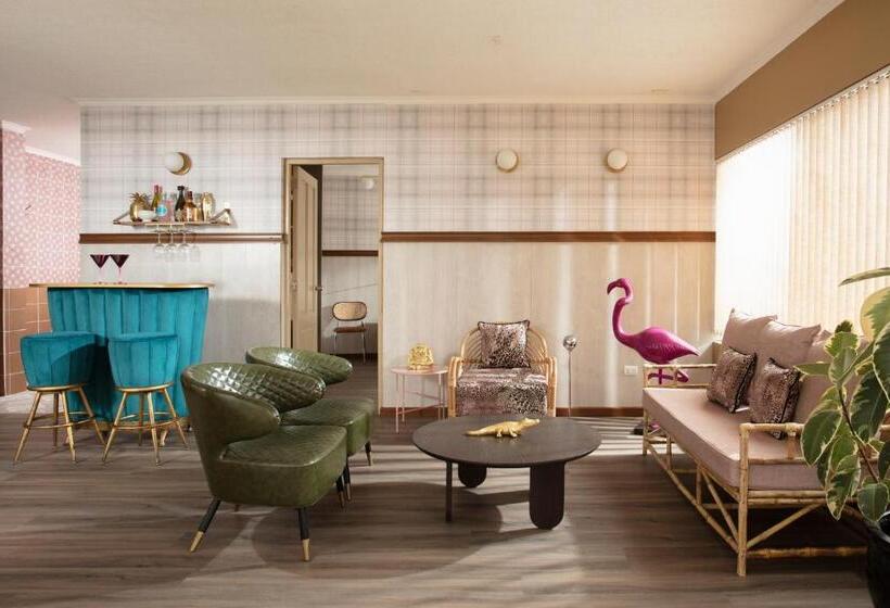 Номер Deluxe, Rocas De Bahía