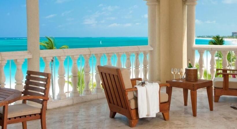 سوییت, Grace Bay Club