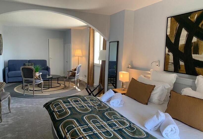 Полулюкс, Hôtel Saint Alban