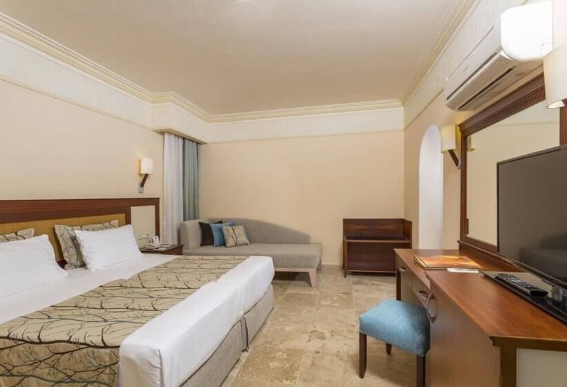标准间, Melas Holiday Village