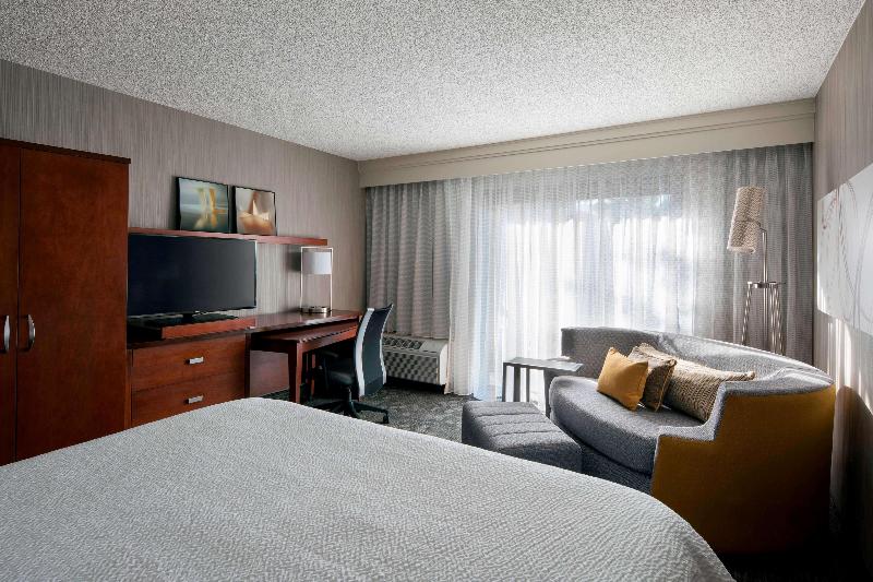 Номер Deluxe Вид на Бассейн, Sonesta Select Los Angeles Torrance South Bay
