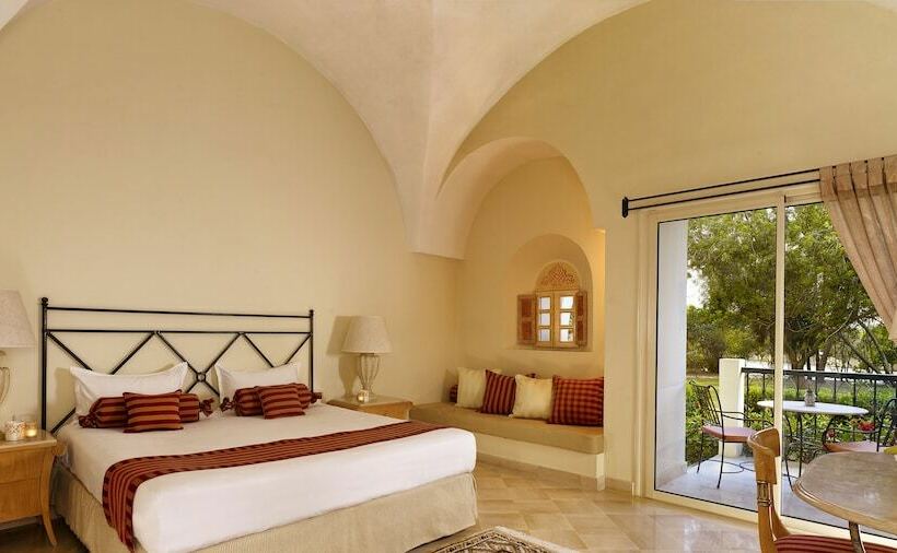 اتاق لوکس با چشم‌انداز دریا, The Residence Tunis