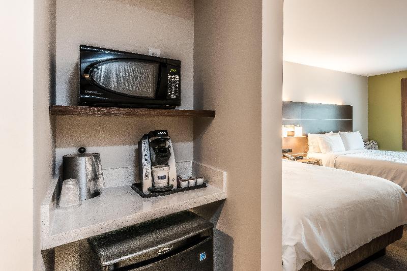 חדר סטנדרט, Holiday Inn Express Hotel & Suites Bradenton West, An Ihg