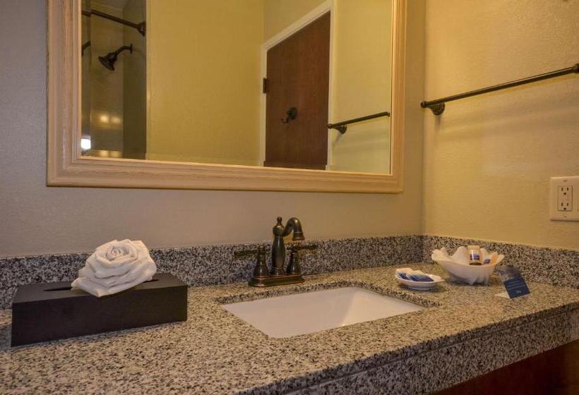 스위트 킹사이즈 침대, Best Western The Inn & Suites Pacific Grove