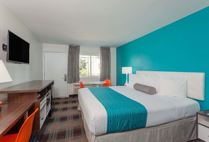 Номер Стандарт, Howard Johnson By Wyndham San Diego Hotel Circle