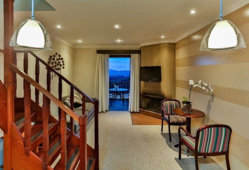 سوییت با چشم‌انداز کوه, Home Green Home
