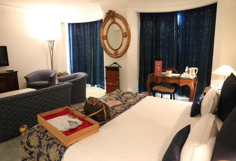 주니어 스위트, La Maison Blanche