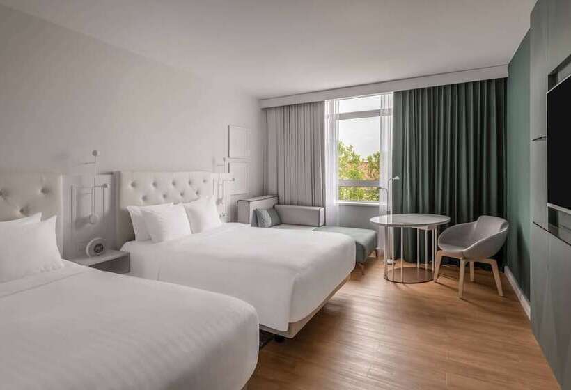 Номер Superior, Munich Marriott