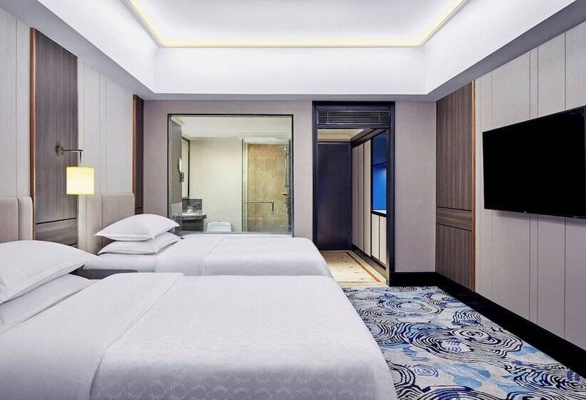 Номер Клуб, Sheraton Surabaya Hotel & Towers