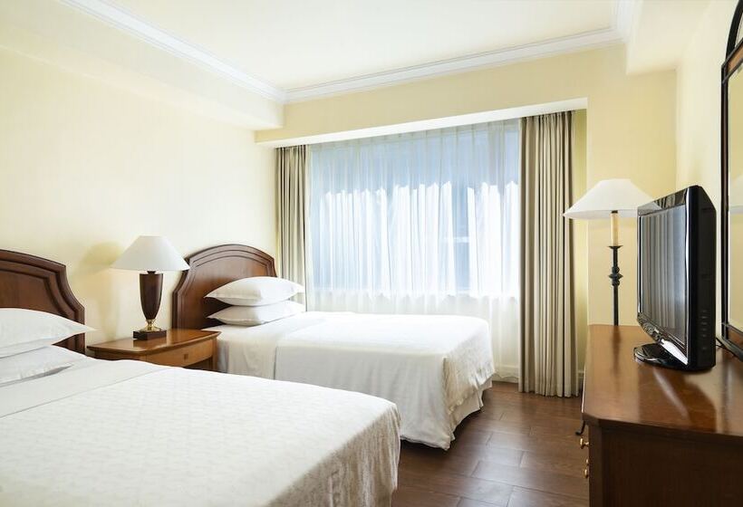 Апартаменты 3 Спальни, Sheraton Surabaya Hotel & Towers