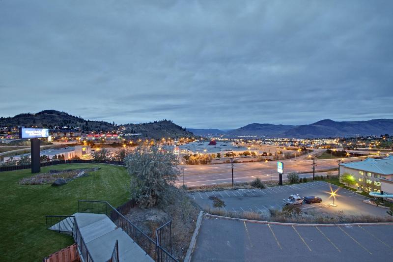 景色の見えるスーペリアルーム, Coast Kamloops Hotel & Conference Centre