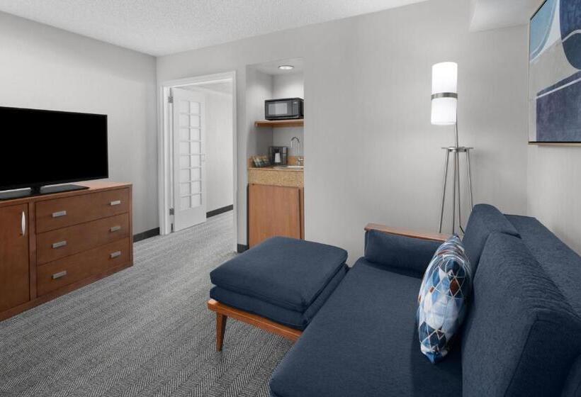 Люкс Executive Кровать Кинг, Courtyard By Marriott Cypress Anaheim / Orange County