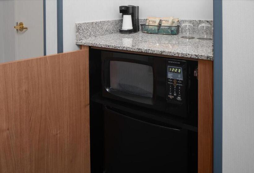 Люкс Executive Кровать Кинг, Courtyard By Marriott Cypress Anaheim / Orange County