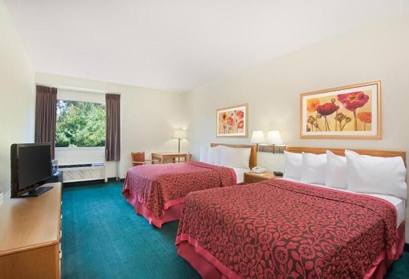 Номер Стандарт 2 Двуспальные Кровати, Days Inn By Wyndham Fremont