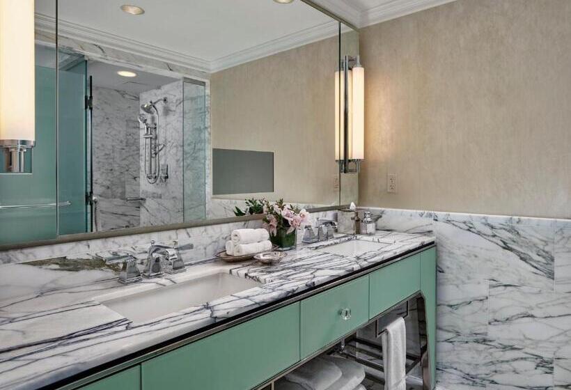 سوییت, Loews Regency  New York