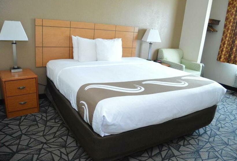 Стандартный Номер Кровать Кинг, Quality Inn Coralville   Iowa River Landing