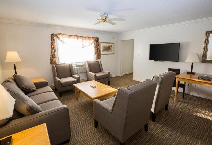 سوئیت 2 خوابه, Tower Inn & Suites