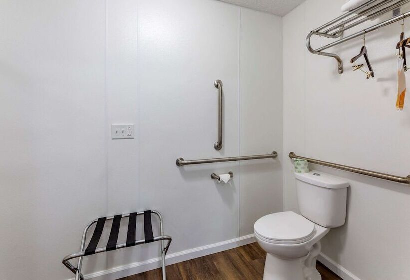디럭스 룸, Econo Lodge Inn & Suites South