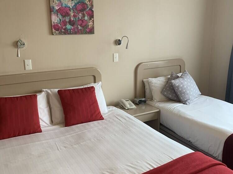Студия Стандарт, Asure Camelot Arms Motor Lodge