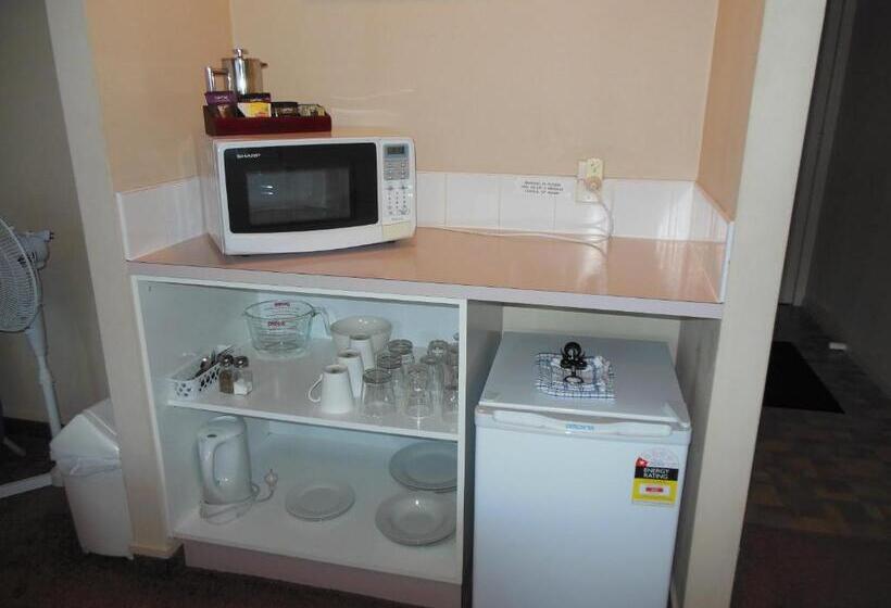 Студия Deluxe, Asure Camelot Arms Motor Lodge